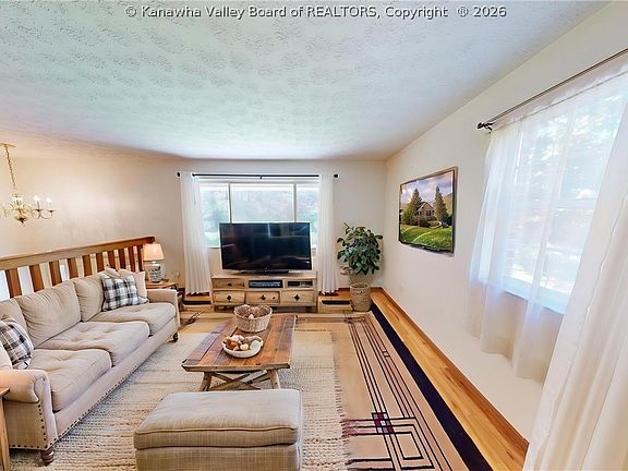 3rd image of 6 Atha Rd