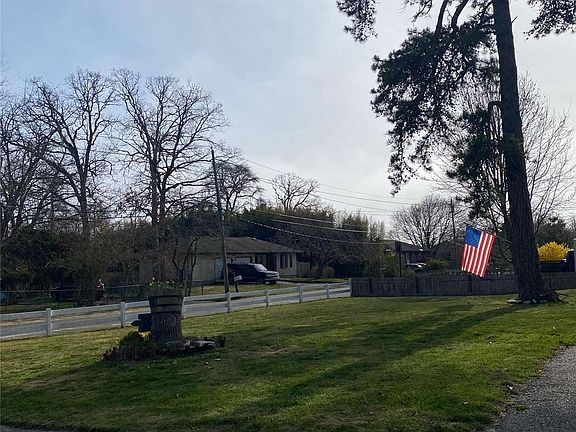 3rd image of 17 Stanley Dr