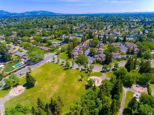 1572 Yardley Street, Santa Rosa, CA 95403