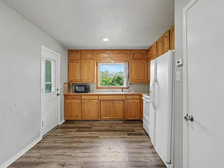 2407 N Shannon St — Photo 4