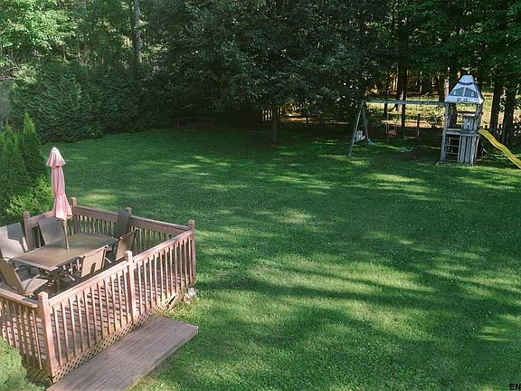 5th image of 820 Greenwood Dr