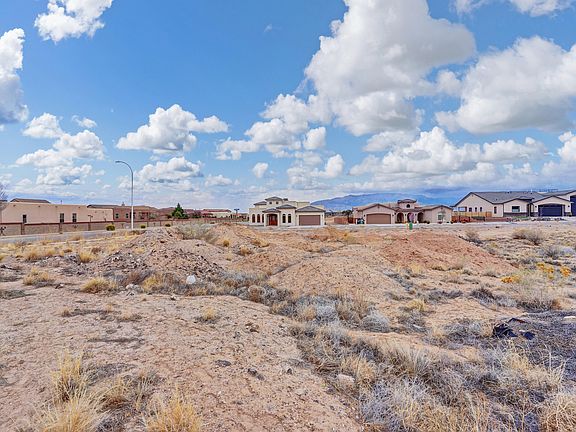 5th image of 8019 Canoncito Dr NW