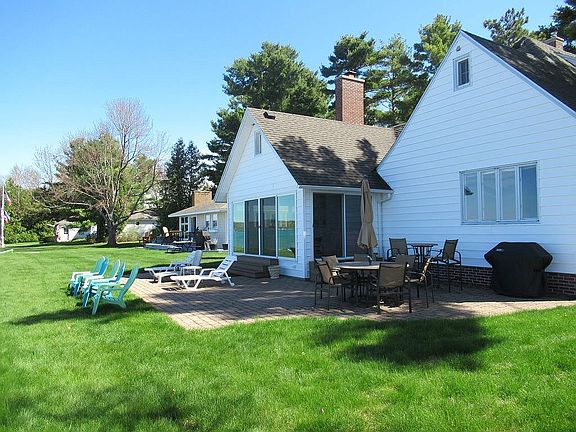 3rd image of 853 Munson Ave