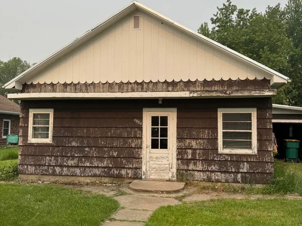1024 Truman Ave, Hatton, ND 58240