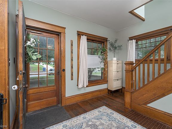 5th image of 638 S Depeyster St