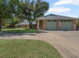 4012 Apache Trail Ct, Granbury, TX 76048