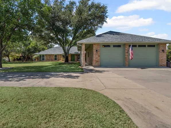 4012 Apache Trail Ct, Granbury, TX 76048