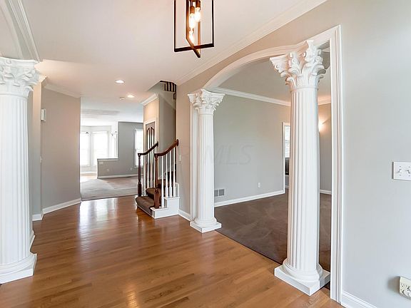 5th image of 6465 Meadow Glen Dr N