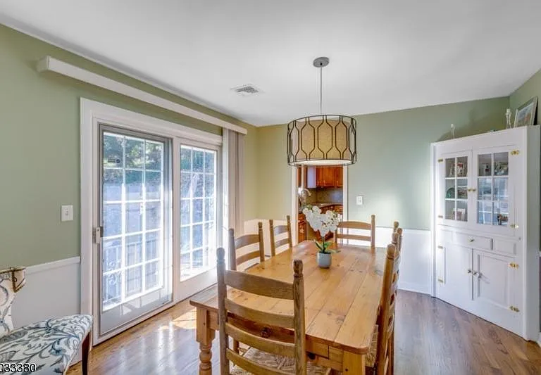 30 Edgehill Ave #28 — Photo 6