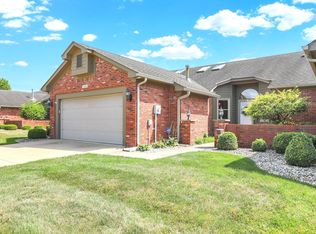1340 Country Creek Cir, Shelbyville, IN 46176