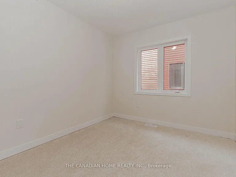 10 Sunflower Cres — Photo 32