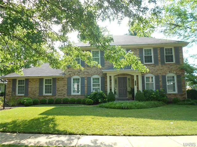 810 Killiney Dr photo 1