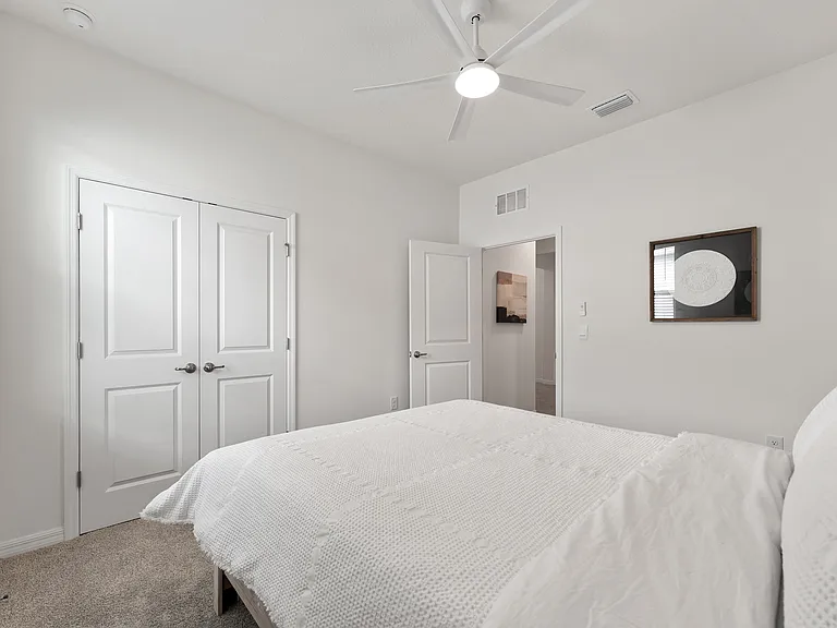 4932 NW 39th Loop — Photo 37