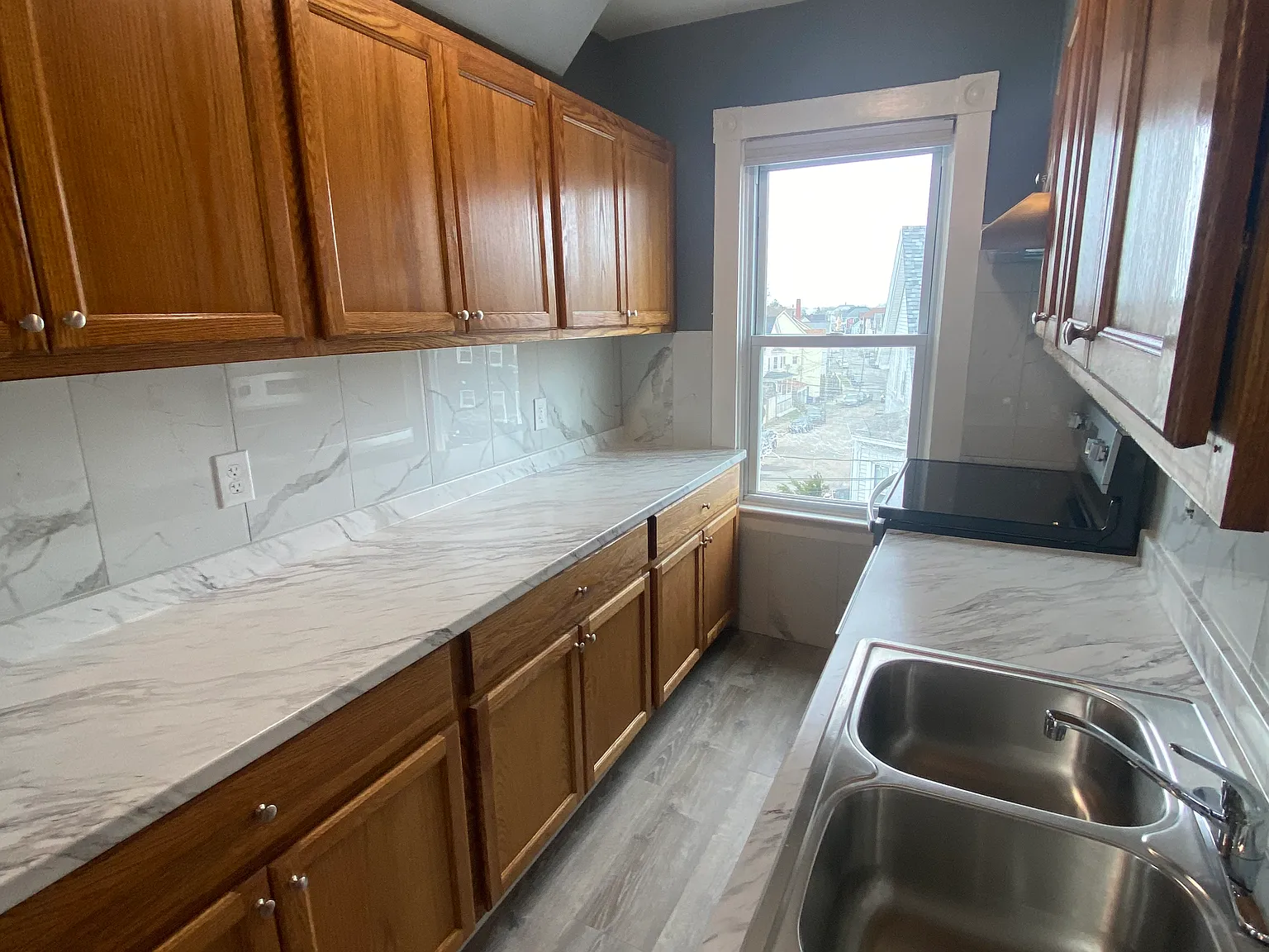 3 bed, 1323 sqft, $1,900 — Photo 4