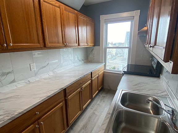 4th image of 530 Bolton St #3