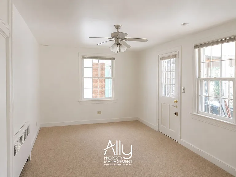 1605 Cambridge Cir — Photo 10