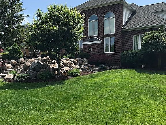 3rd image of 48467 American Elm Dr