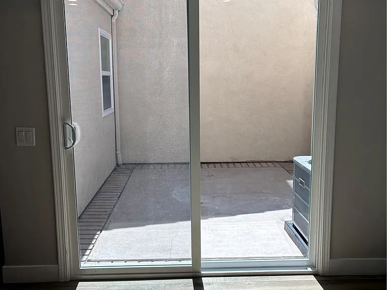 4 Wellesley — Photo 13