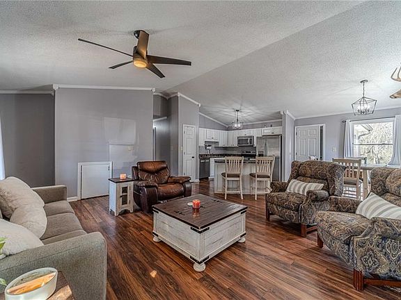 3rd image of 2811 High Shoals Rd