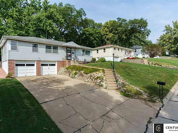 3rd image of 2104 Van Buren St