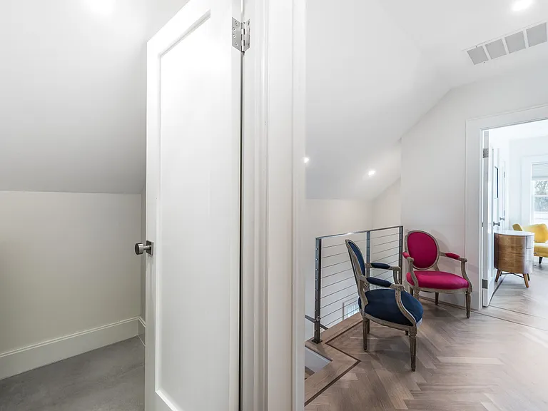 71 Franklin Ave — Photo 11