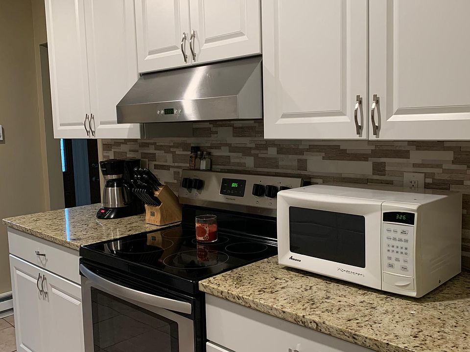 1st image of 1749 Oakdale Ave APT 2