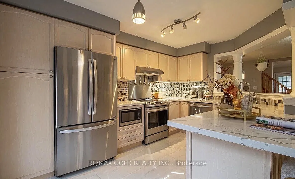 4 bed, $3,300 — Photo 2