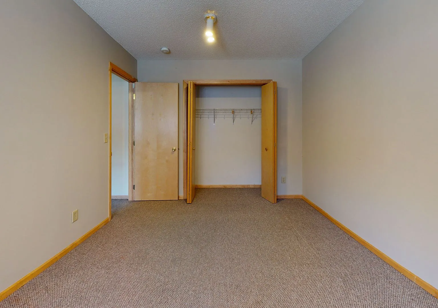 412 4th St SE — Photo 4