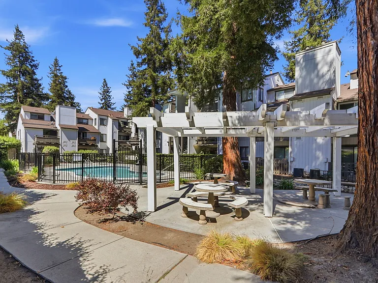 1850 Tradan Dr — Photo 37