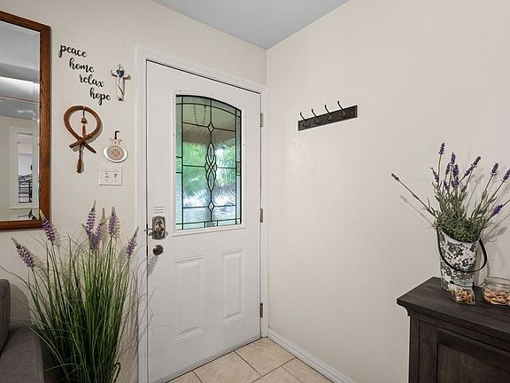 5th image of 510 Shady Dr E