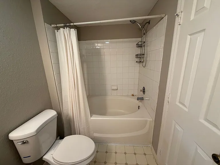 23500 Walden Center Dr #309 — Photo 14