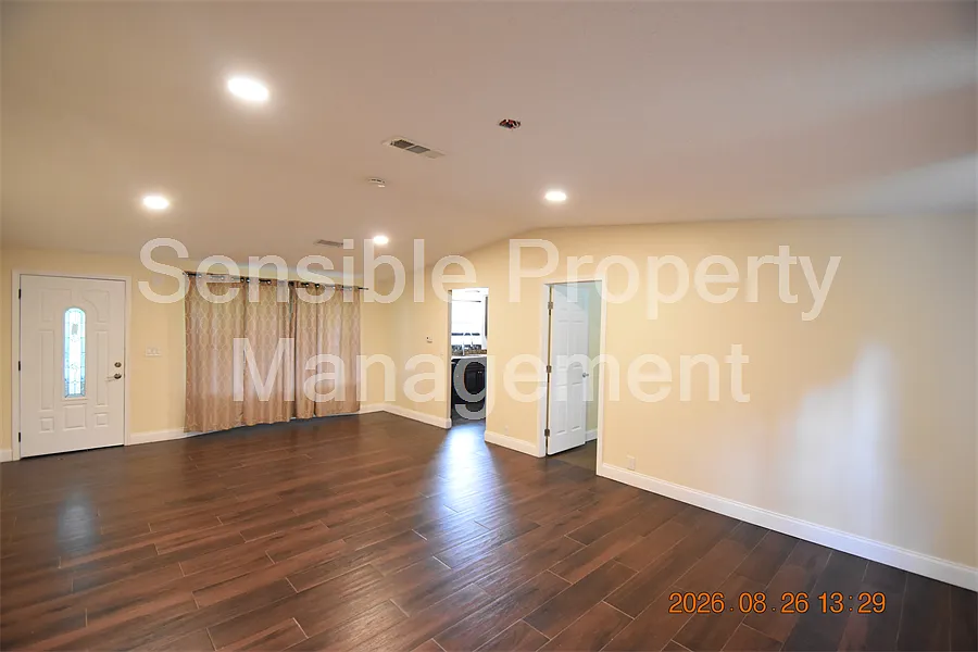 3 bed, 1718 sqft, $2,250 — Photo 4