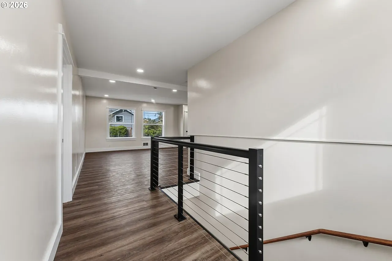 3 bed, 2100 sqft, $2,500 — Photo 4