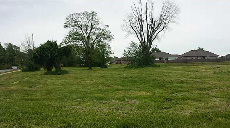 2nd image of 5104 Town Vu Rd