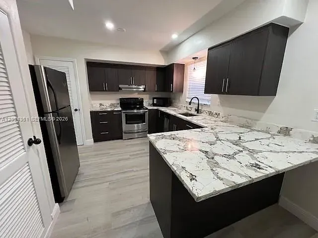 2500 SW 58th Ave — Photo 14