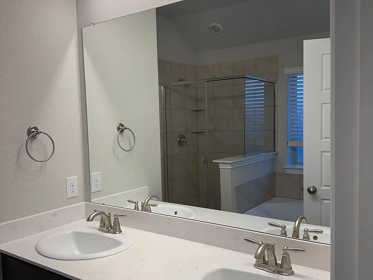 812 Birdie Dr — Photo 3