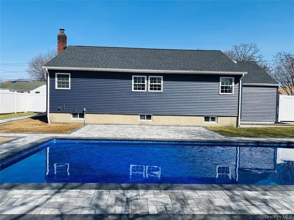 308 Hancock St, Brentwood, NY 11717