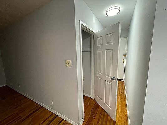 4th image of 950 Bronx Park S #4D