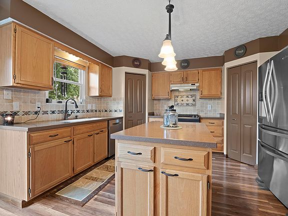 3rd image of 4028 Marsol Ave