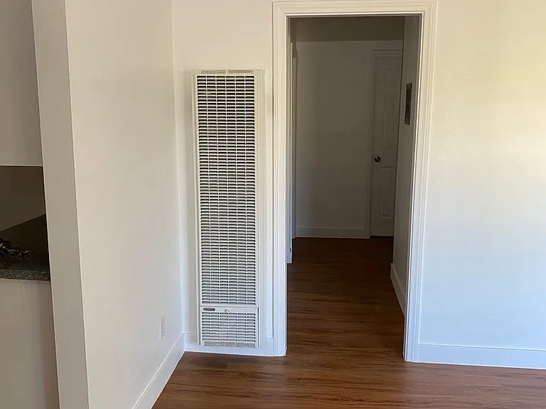 421 N Willowbrook Ave — Photo 6