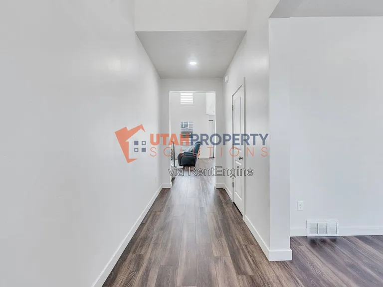 213 W Prickly Pear Dr — Photo 4