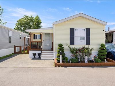 63 East Dr, Rumford, RI, 02916