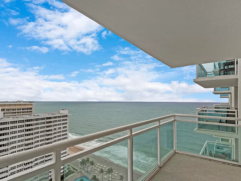 3900 Galt Ocean Dr #2114 — Photo 2