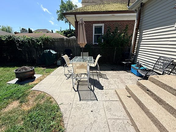 5th image of 56 Halleck Ave