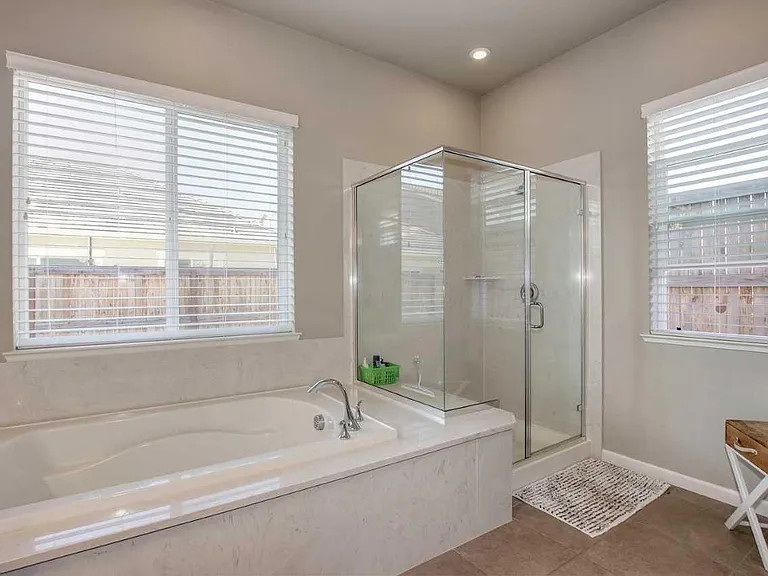 Black Willow St — Photo 16
