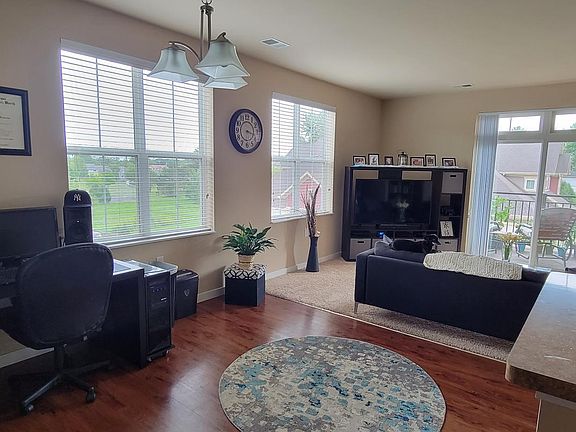 3rd image of 405 Lucerne Dr #210