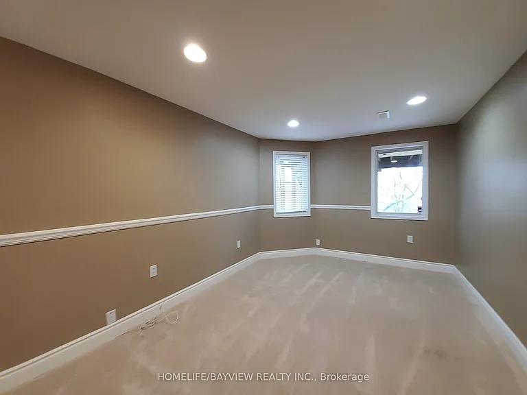 644 McBean Ave #LOWER — Photo 4