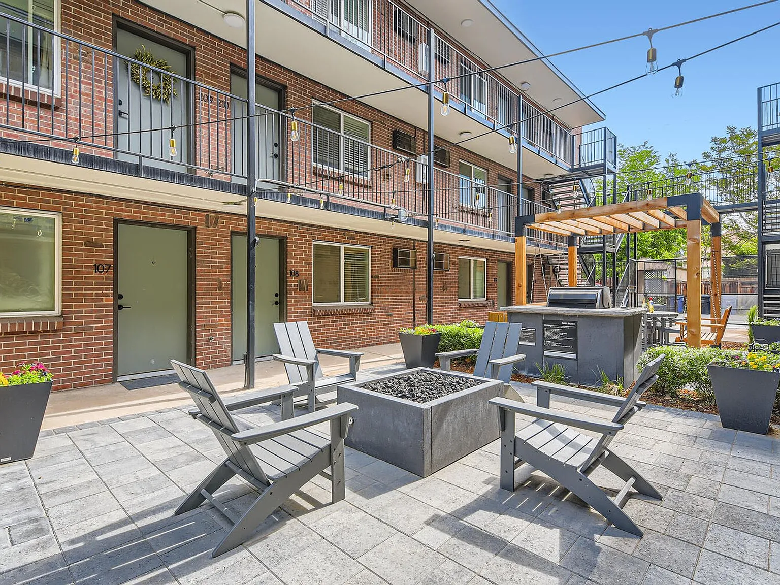 Cedar at Wash Park Apartments — Photo 3