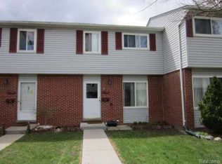 27911 Eastwick Sq, Roseville, MI 48066