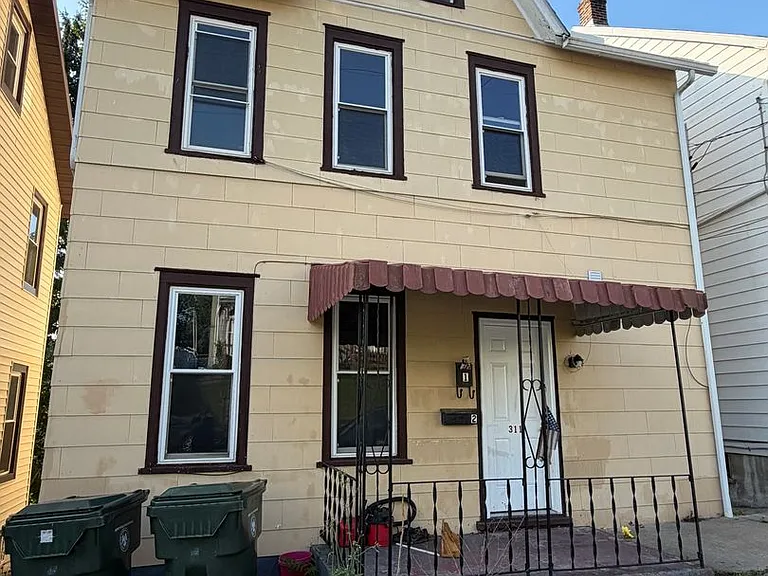 311 E Lamb St — Photo 2